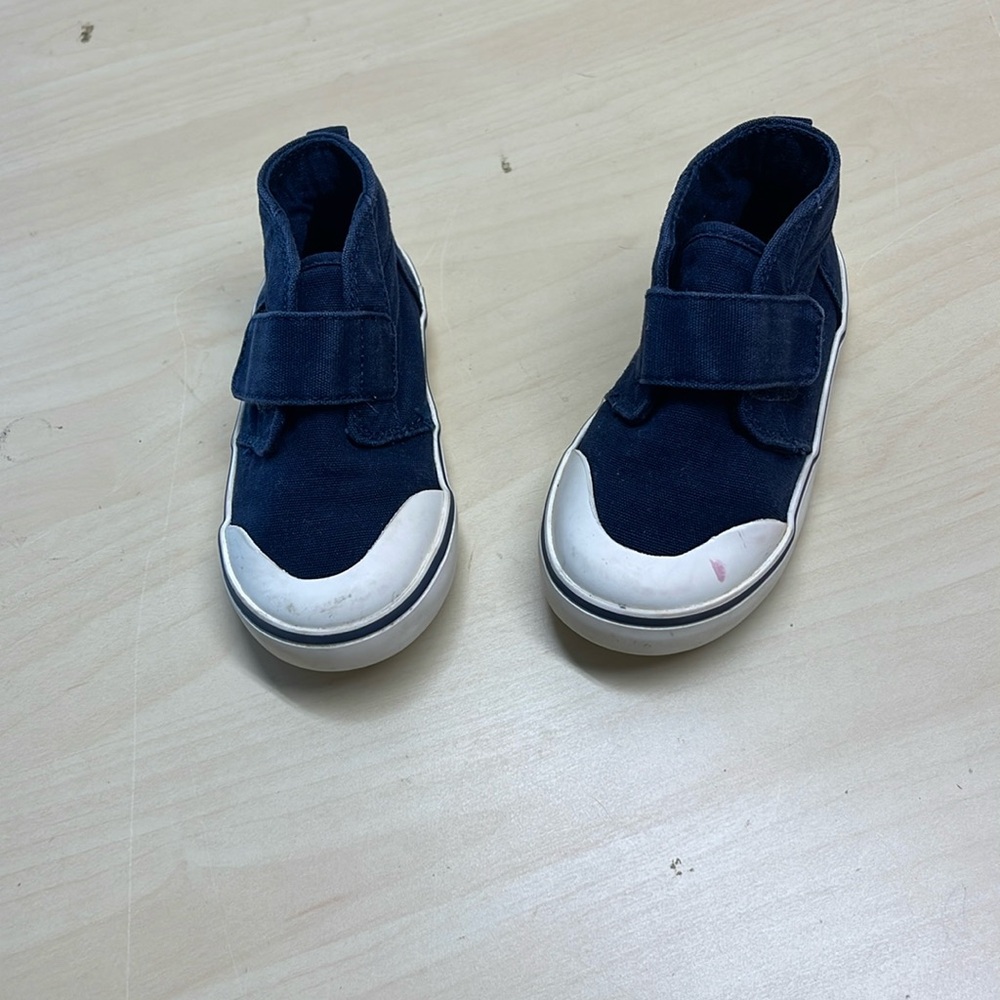 Old Navy Unisex Mid-Top sneaker for Toddler